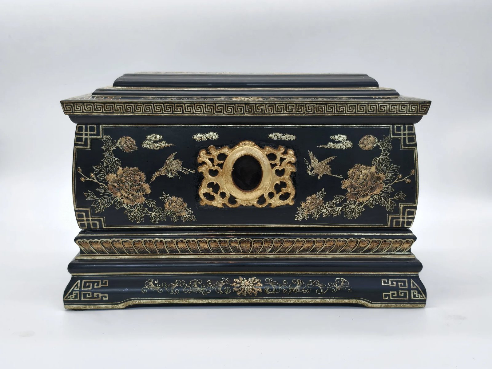 Black and Gold Peony Lacquer Urn